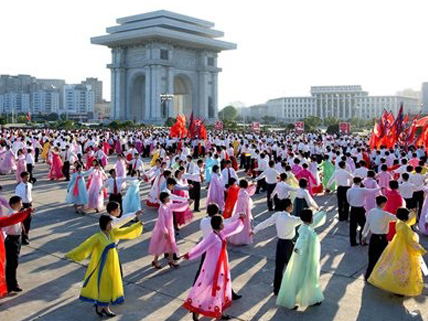 North Korean dancers