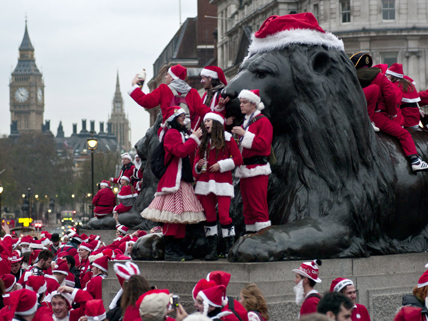 flash mob of Santas in London
